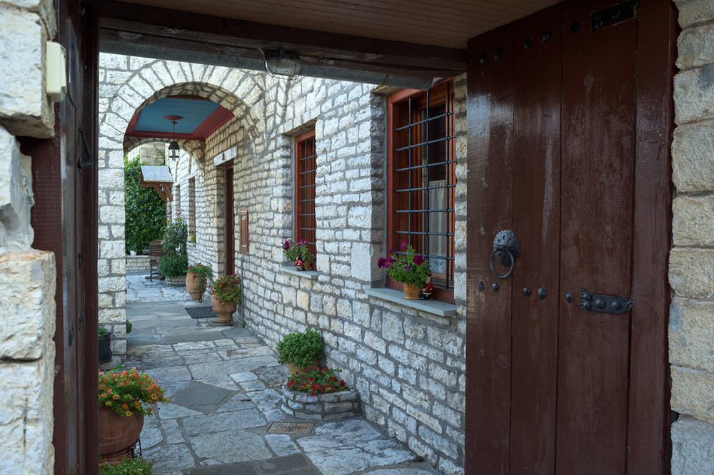 Vikos Hotel Монодендри Экстерьер фото